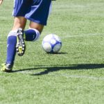 サッカーのドリブルがうまくなる5つのコツ。練習メニューを紹介